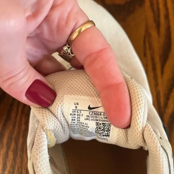 Nike Women's White Leopard Athletic Shoes - Picture 6 of 6